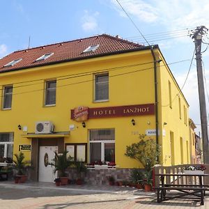 Hotel U Nadrazi Lanzhot